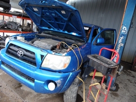 2005 TOYOTA TACOMA BLUE DOUBLE CAB SR5 PRERUNNER 4.0L AT 2WD Z17674 